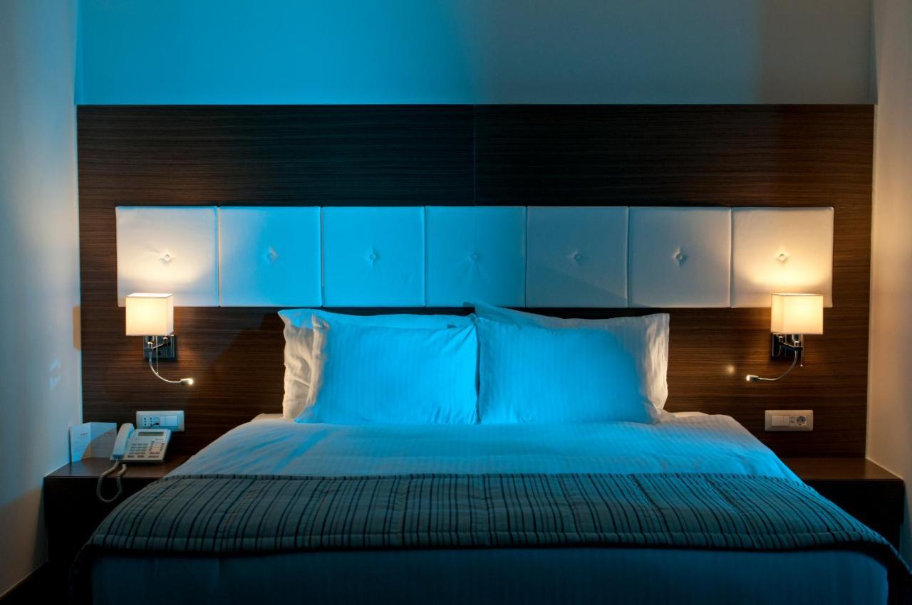 Hotel Dukagjini Peje Bagian luar foto