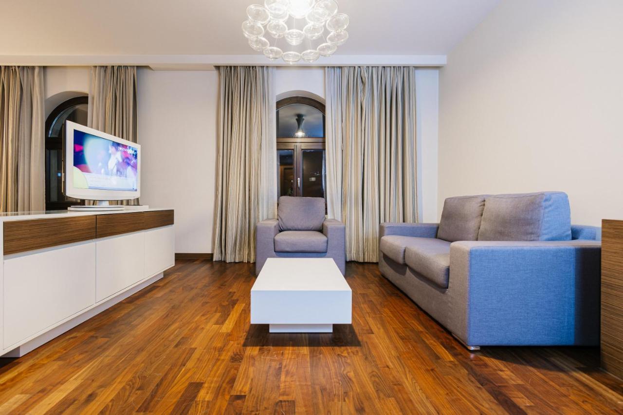 Hotel Dukagjini Peje Bagian luar foto