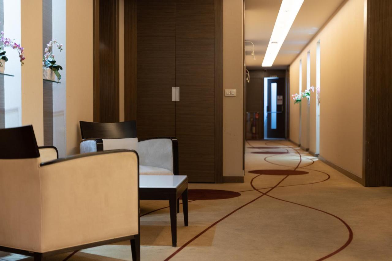 Hotel Dukagjini Peje Bagian luar foto