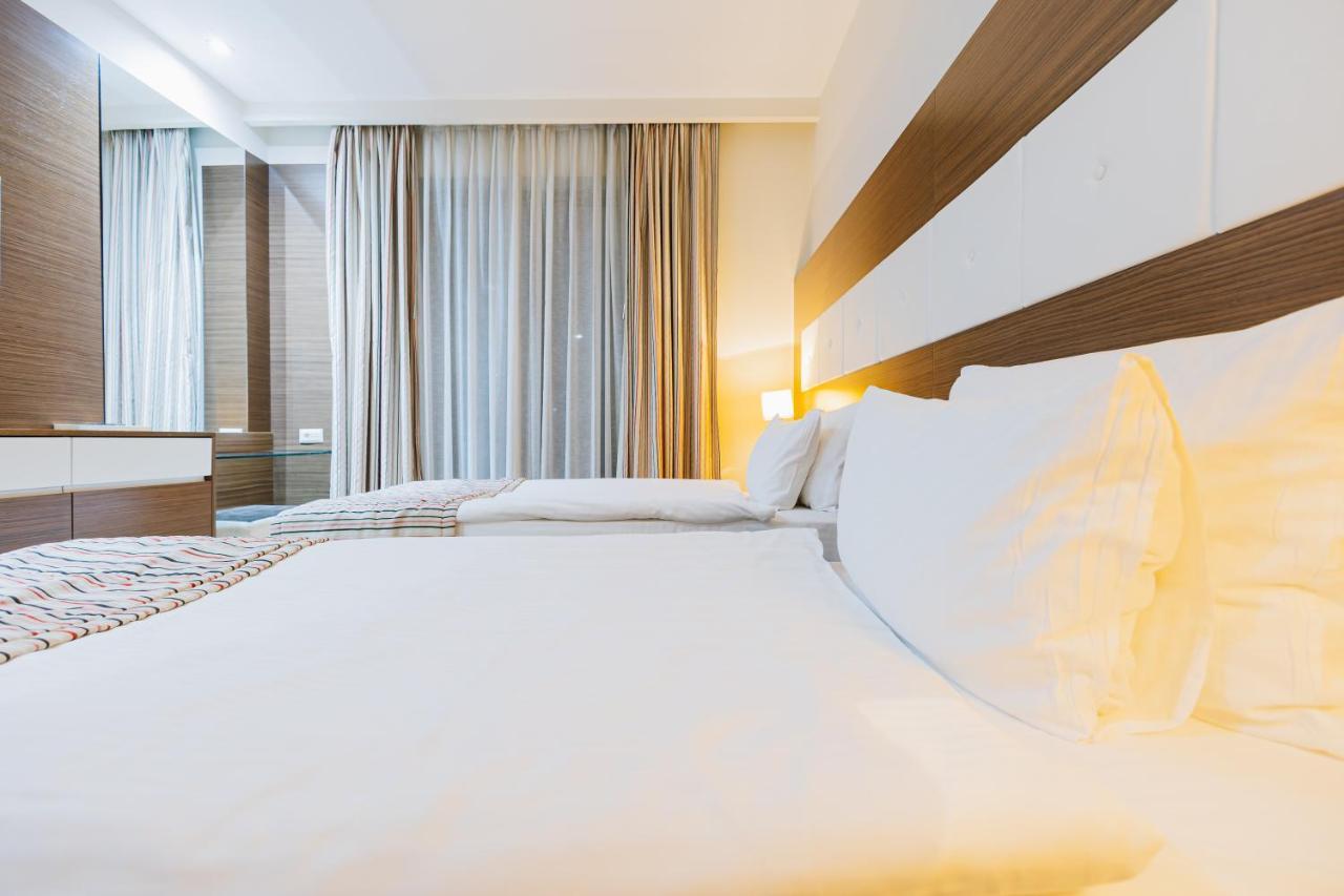 Hotel Dukagjini Peje Bagian luar foto