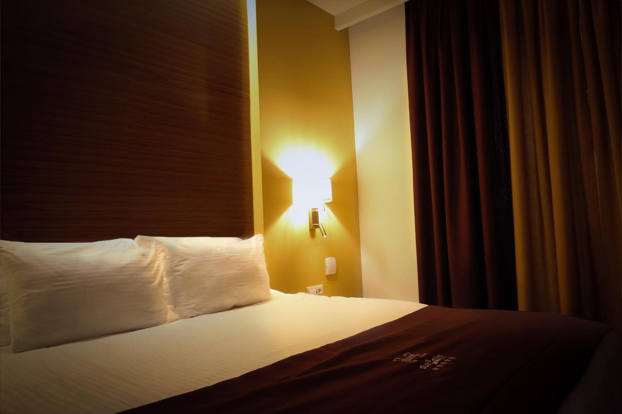 Hotel Dukagjini Peje Bagian luar foto
