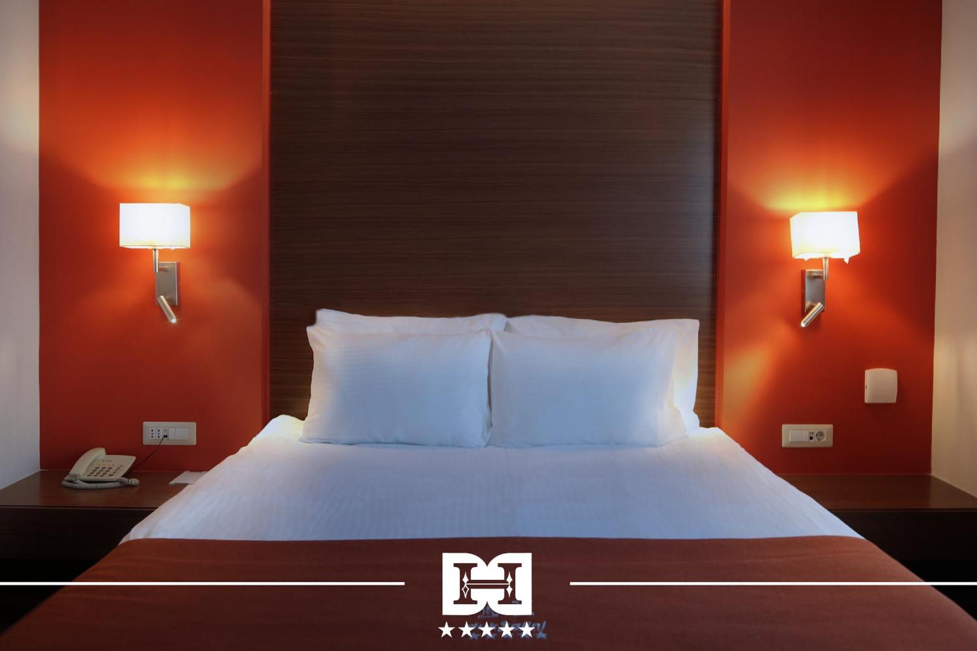 Hotel Dukagjini Peje Bagian luar foto