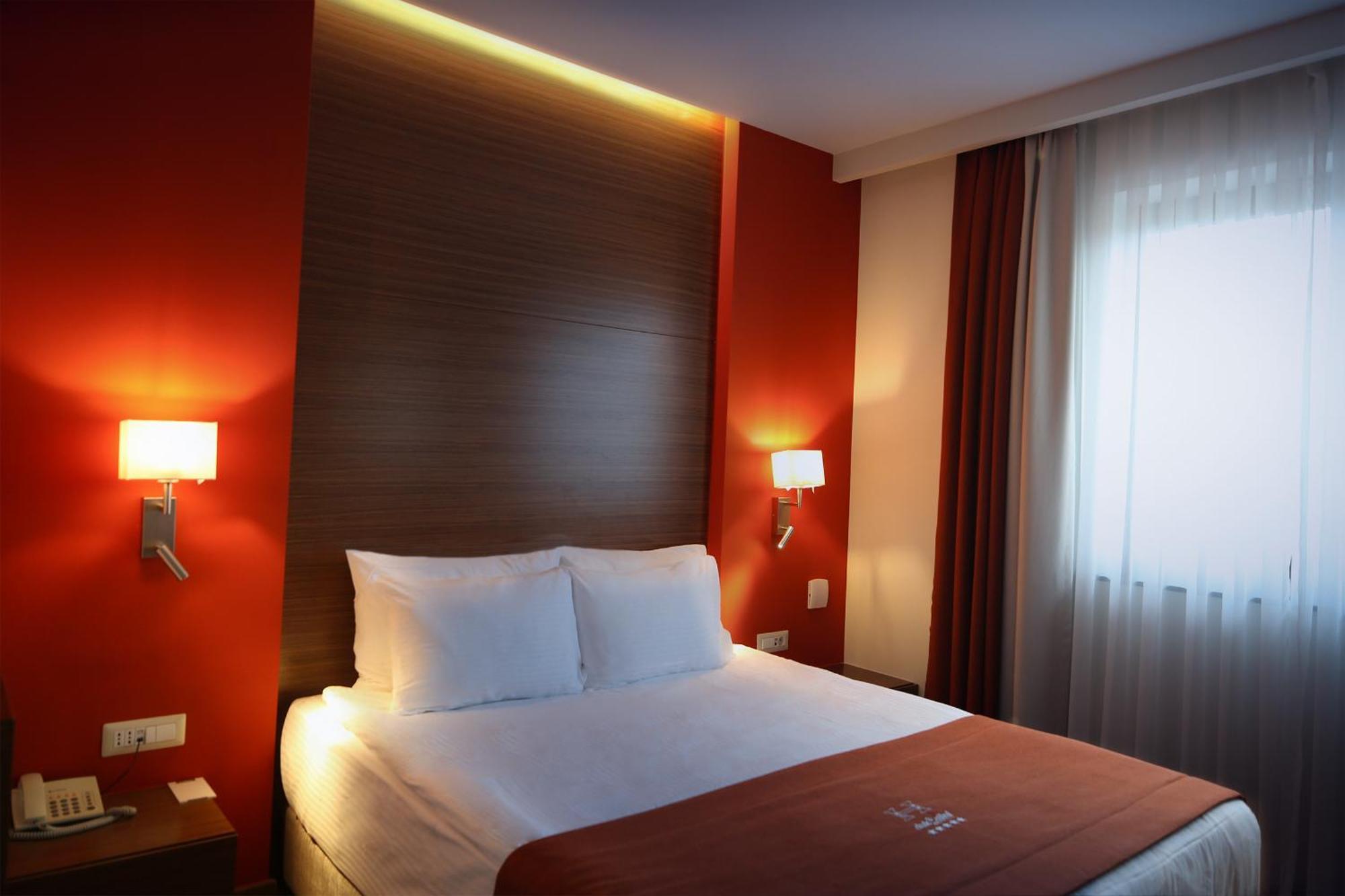 Hotel Dukagjini Peje Bagian luar foto
