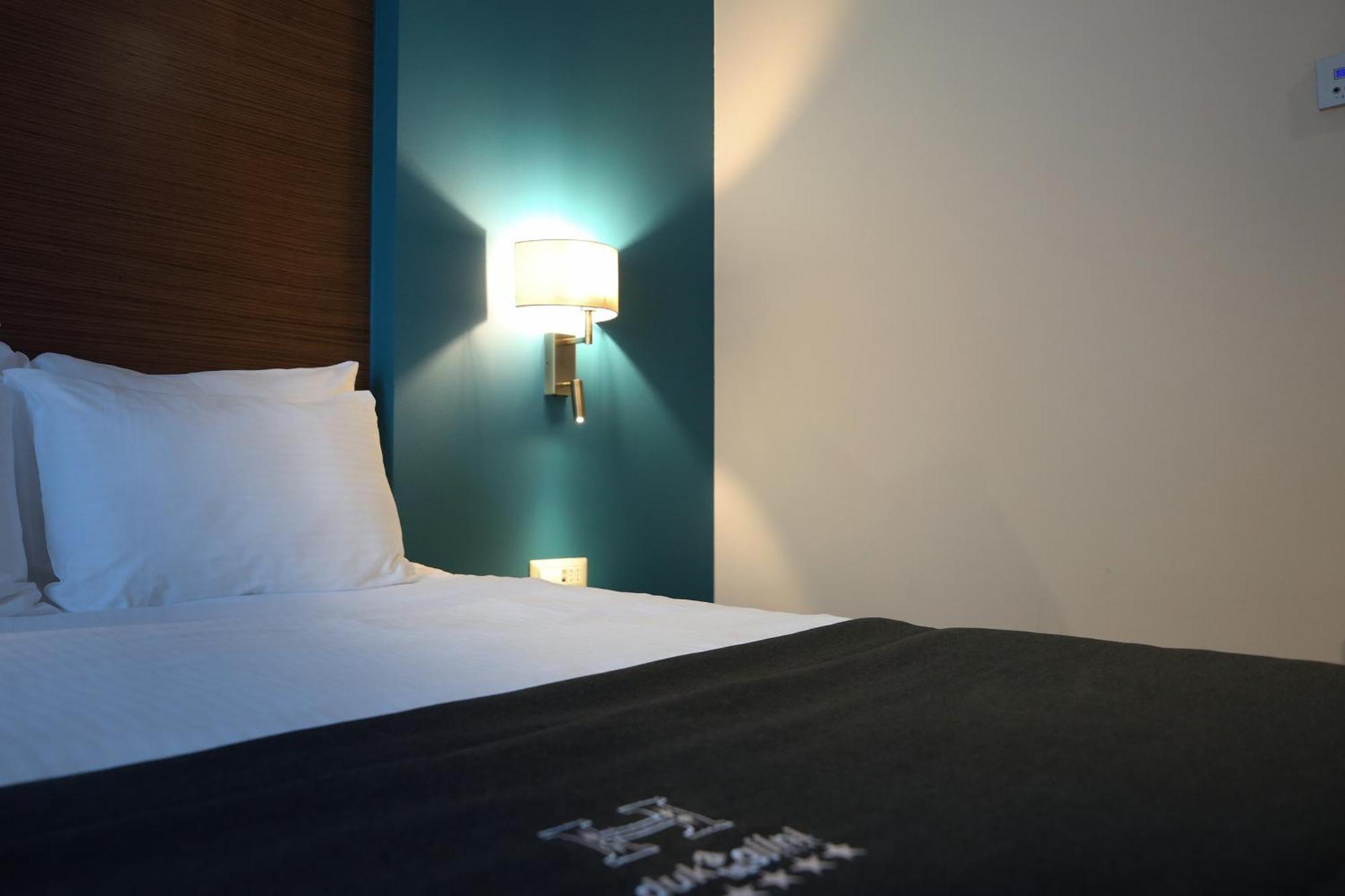 Hotel Dukagjini Peje Bagian luar foto