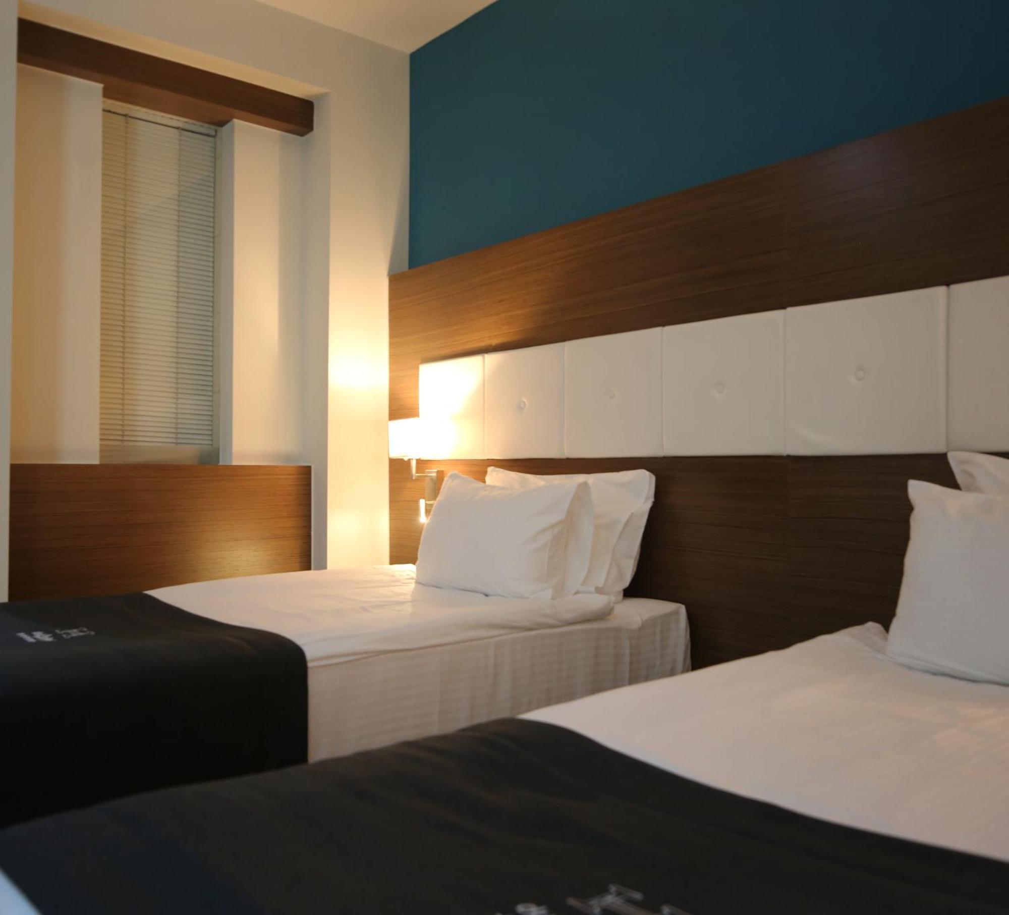 Hotel Dukagjini Peje Bagian luar foto